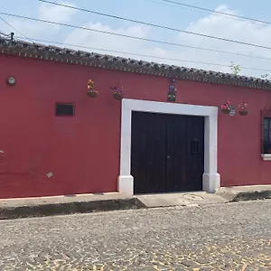 https://casa-de-leon.guatemalaantiguahotels.com