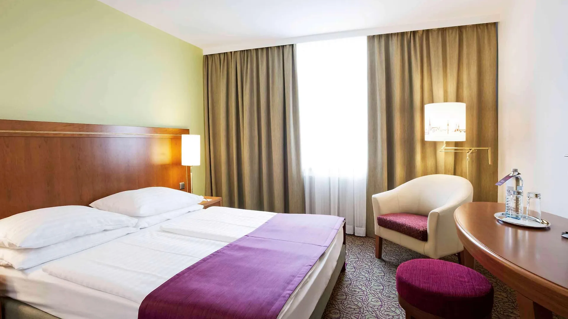 Hotel Mercure Wien Westbahnhof 4*, Viena